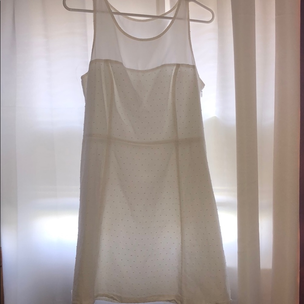Short white dress, with mesh top (Children dress